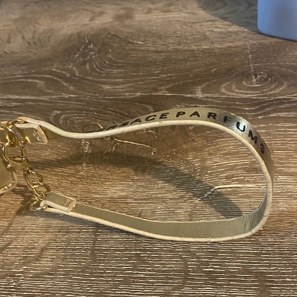 Versace Parfums Gold Mini Wristlet Wallet Bag with Strap 4” x 2.5” x 1” New Cond - Picture 4 of 6